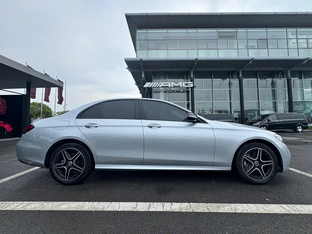 Mercedes-Benz E-Class 2020 — фото 9