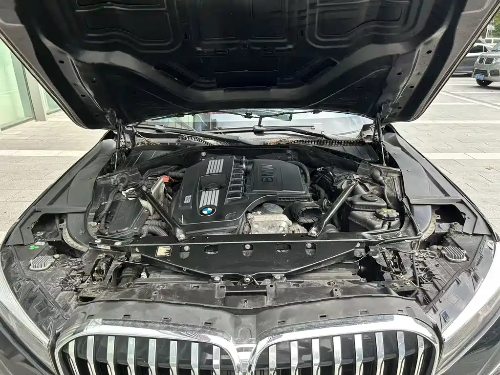 BMW 7 Series 2010 — фото 15