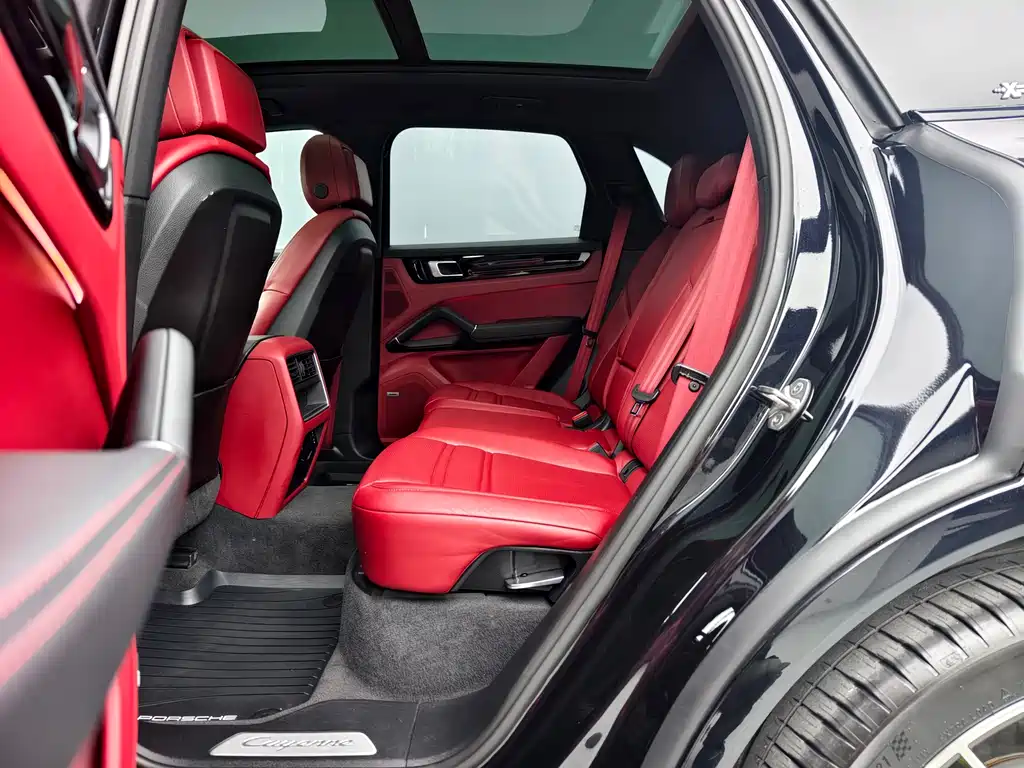 Porsche Cayenne Hybrid 2020 — фото 12