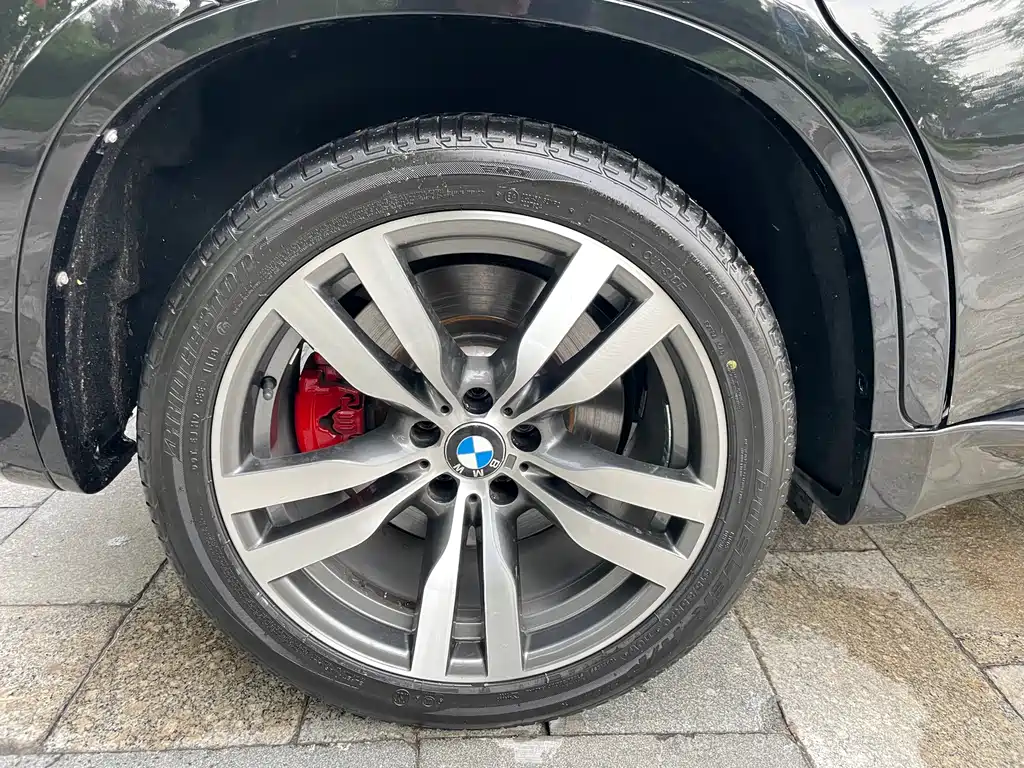 BMW X6 M 2013 — фото 9