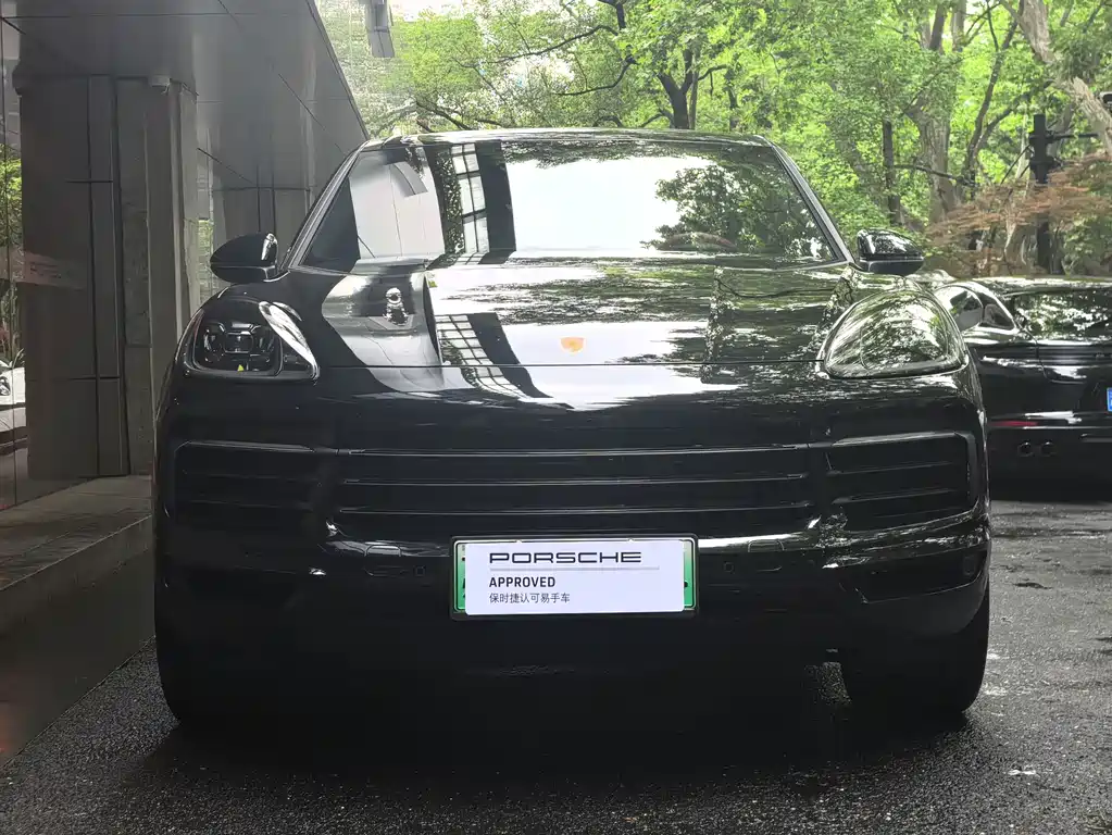 Porsche Cayenne Hybrid 2023