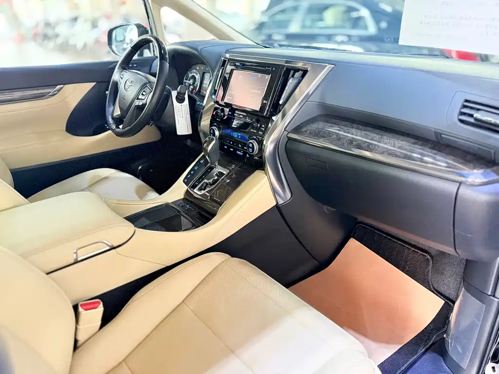 Toyota Vellfire 2019 — фото 17