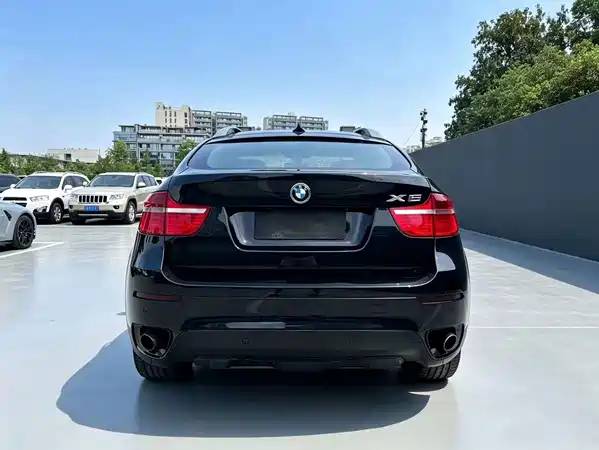 BMW X6 2011