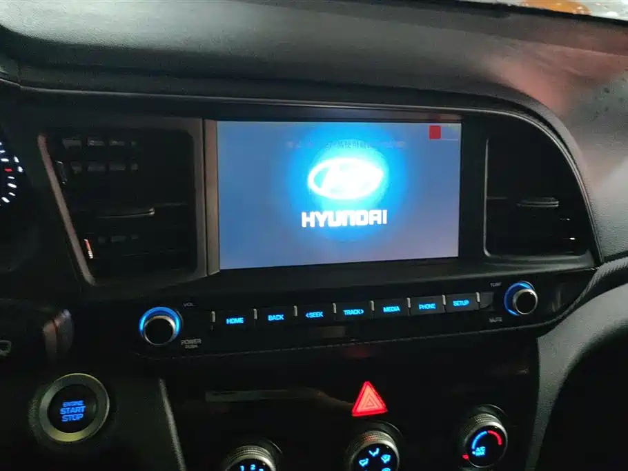 Hyundai Elantra 2020 — фото 13