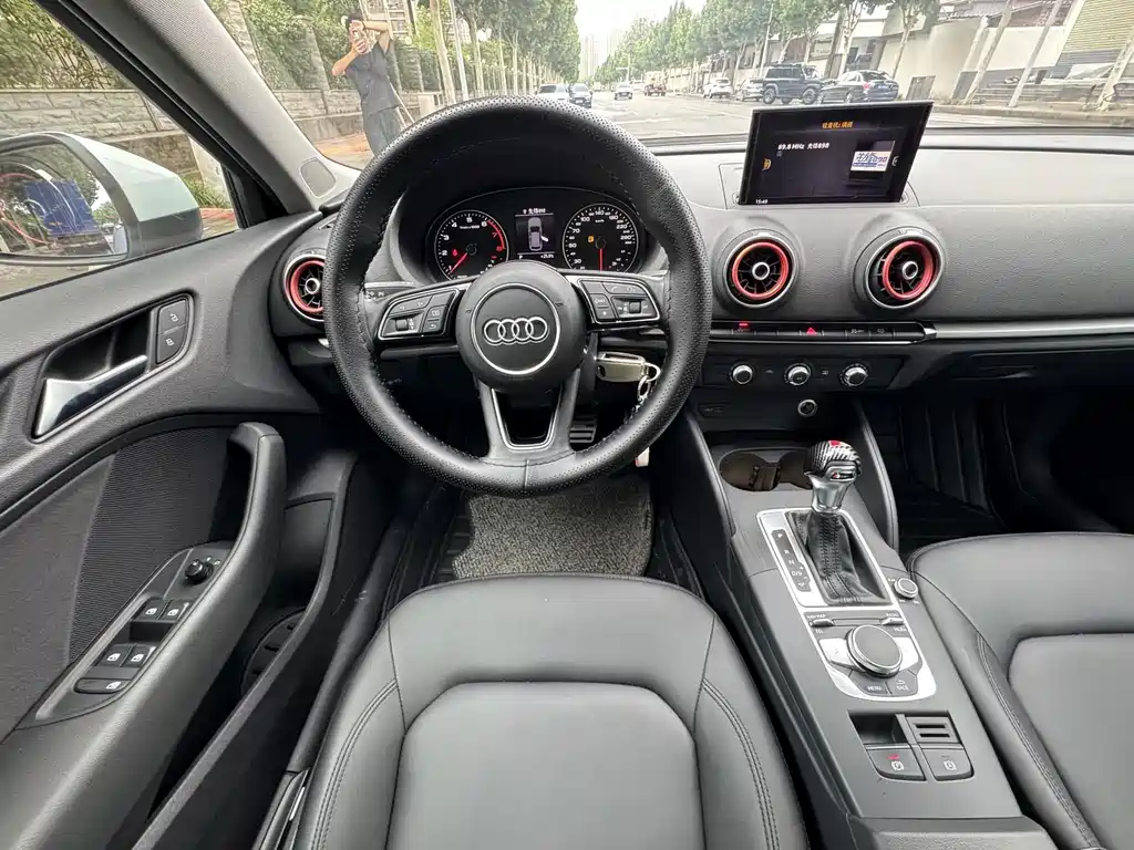 Audi A3 2018 — фото 6