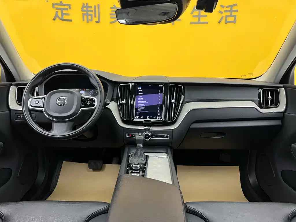 Volvo XC60 2021 — фото 10