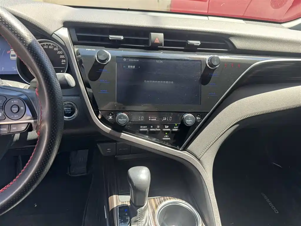 Toyota Camry 2019 — фото 12
