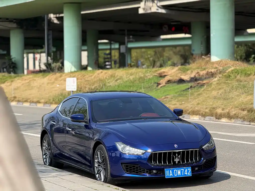 Maserati Ghibli 2021 — фото 6