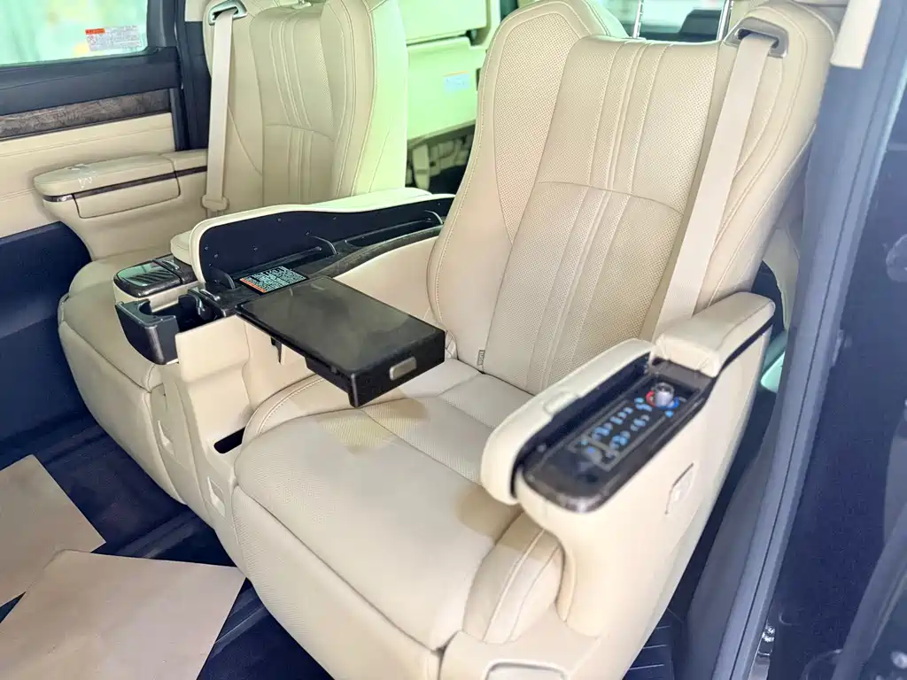Toyota Vellfire 2019 — фото 10