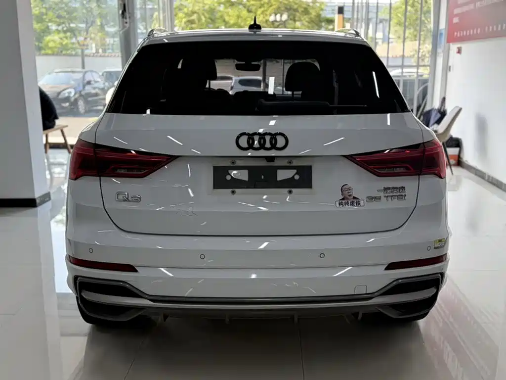 Audi Q3 2021 — фото 11