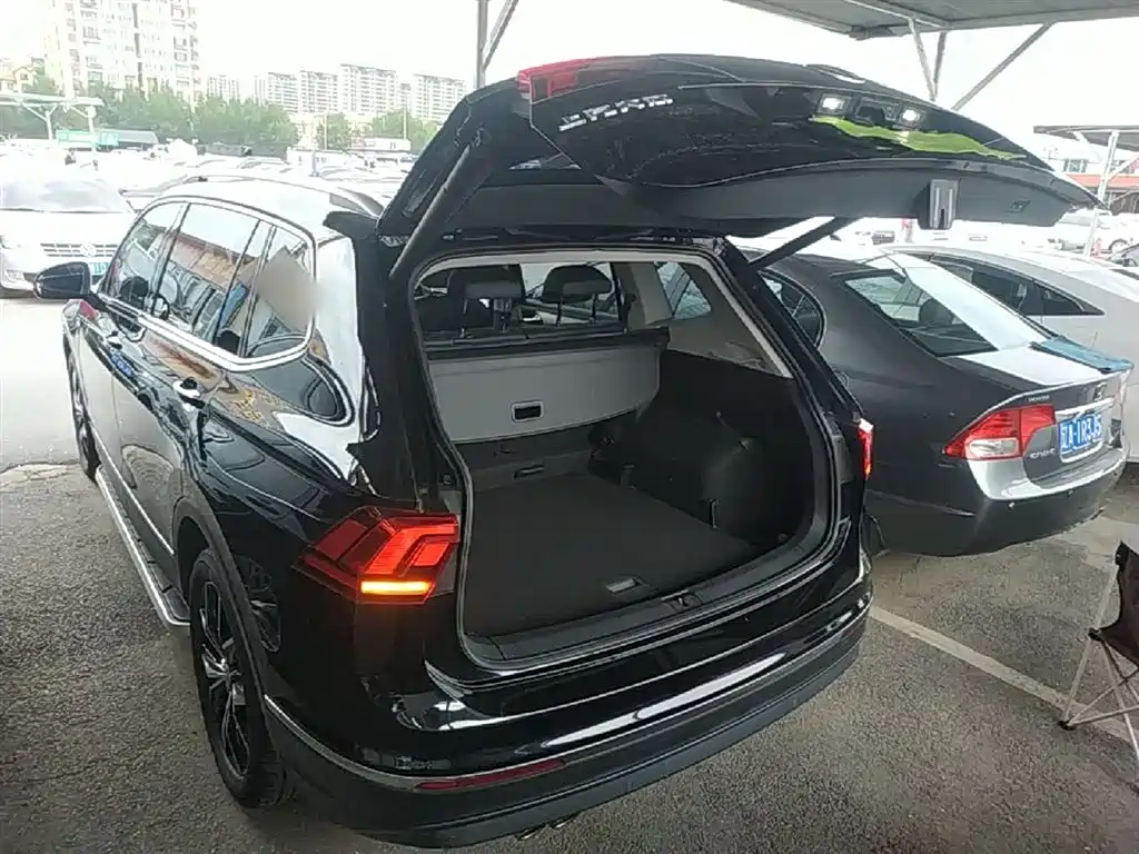 Volkswagen Tiguan L 2020 — фото 19