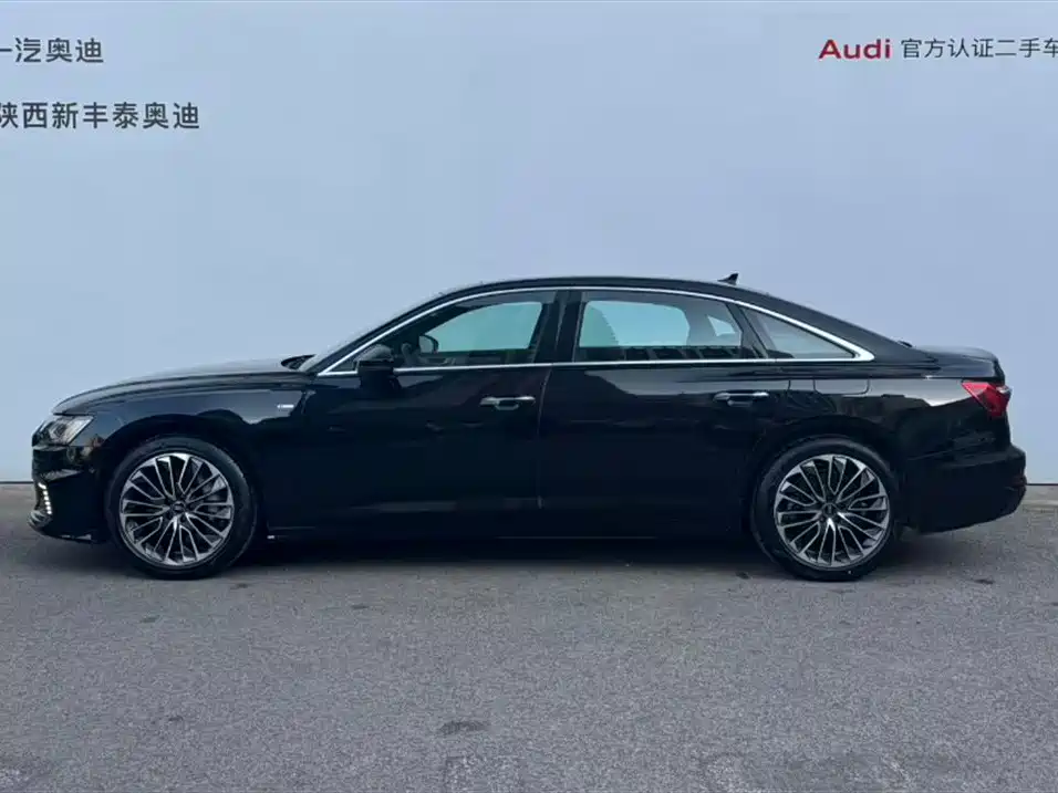Audi A6L New Energy 2021 — фото 24
