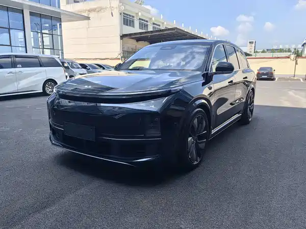 Li Auto L8 2025