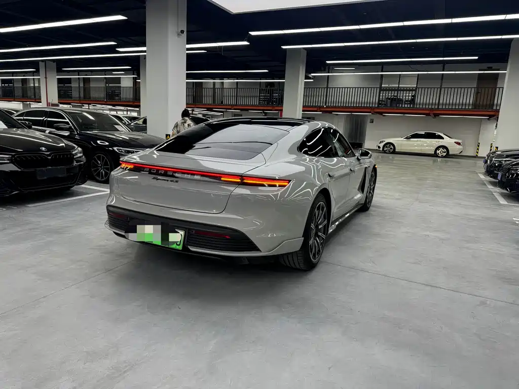 Porsche Taycan 2020 — фото 16