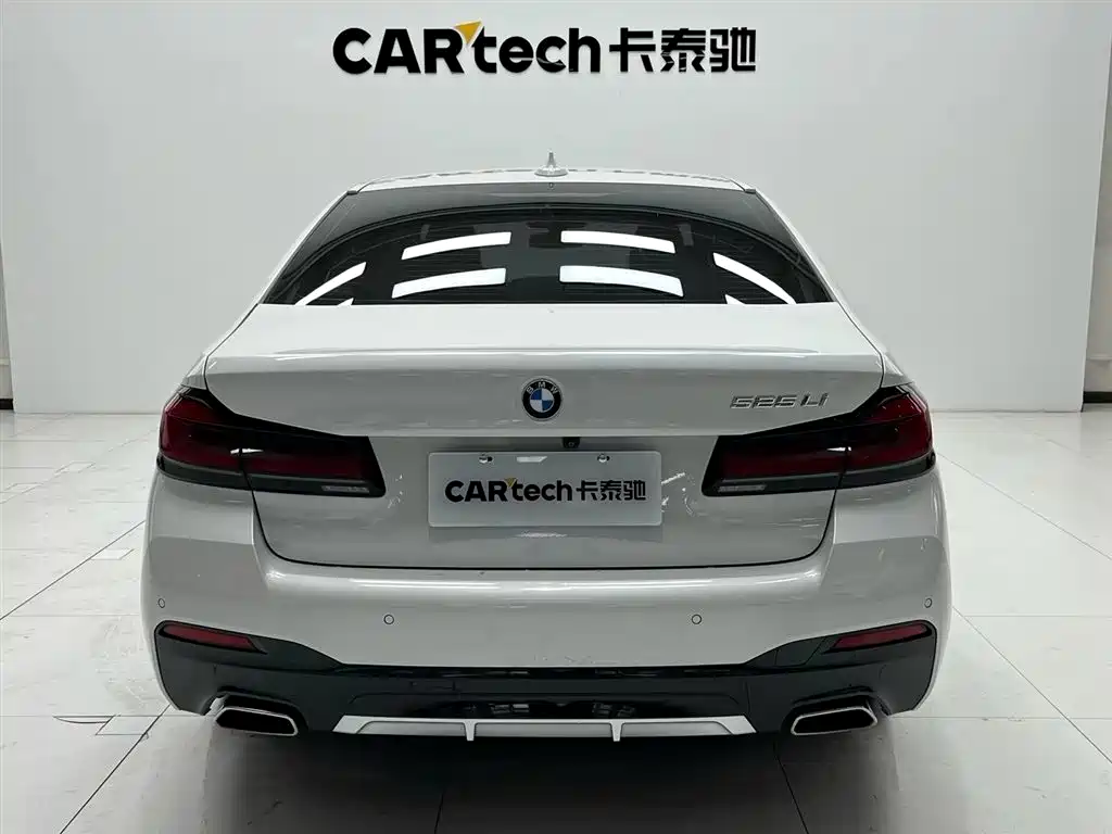 BMW 5 Series 2021 — фото 11