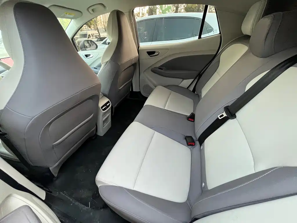 MG MG4 2025 — фото 4