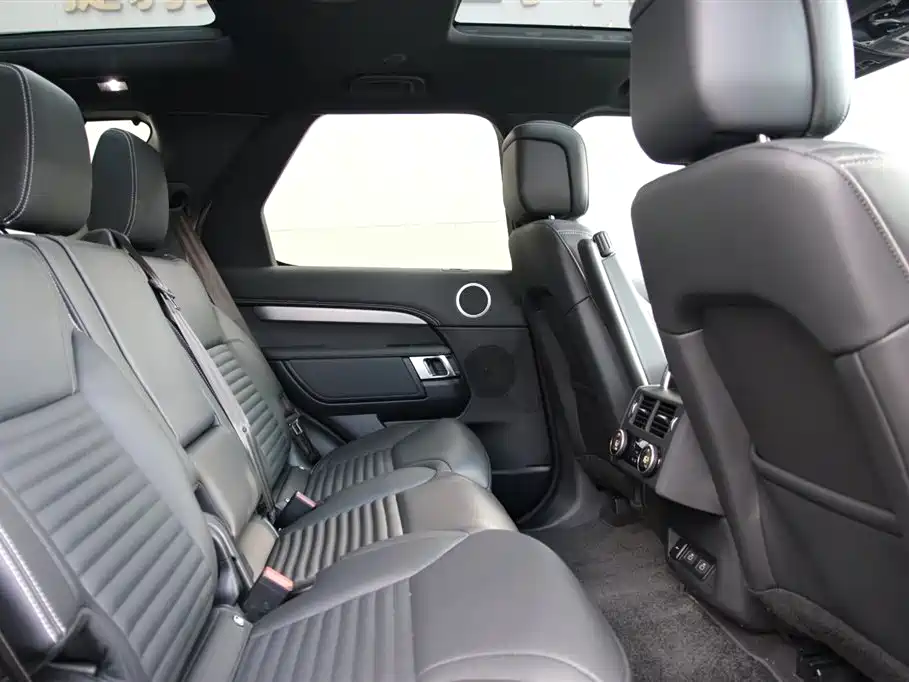 Land Rover Discovery 2025 — фото 16