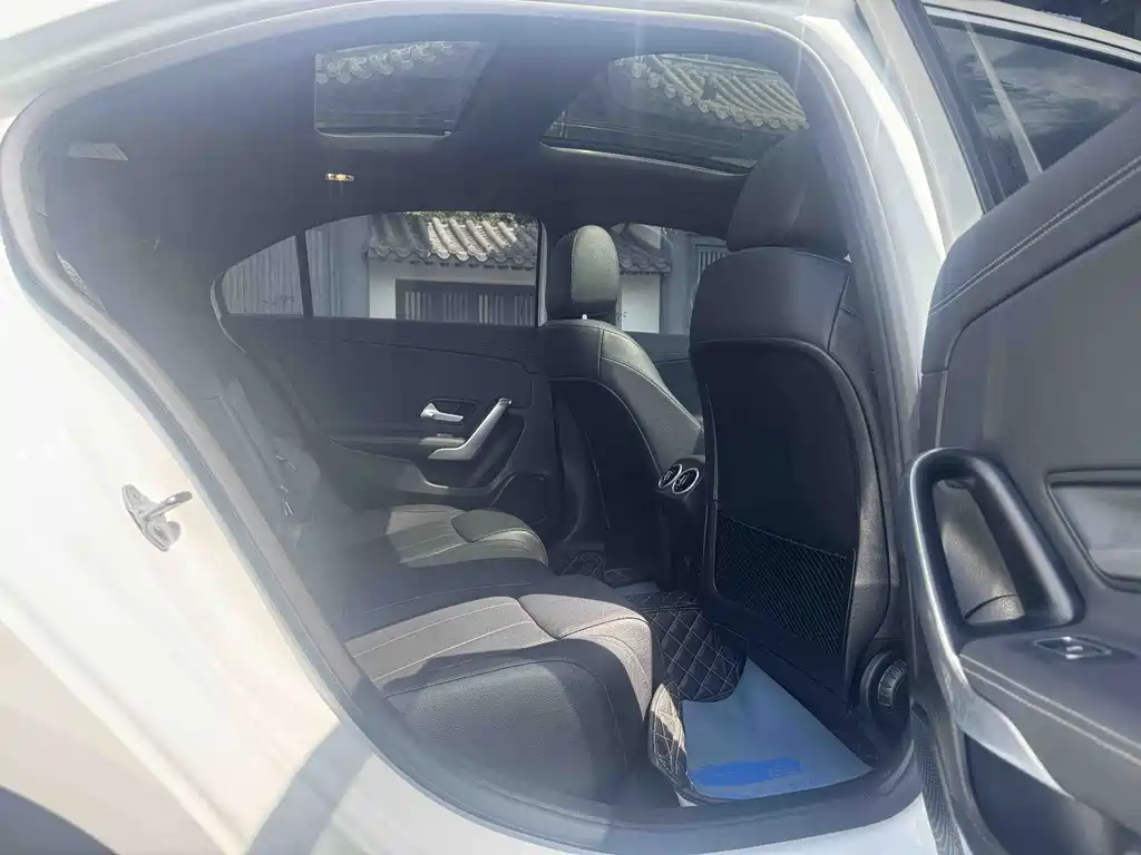 Mercedes-Benz A-Class 2022 — фото 10