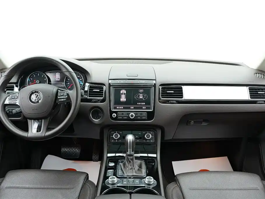 Volkswagen Touareg 2018 — фото 12