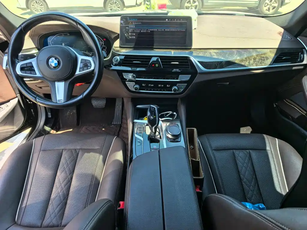 BMW 5 Series New Energy 2021 — фото 9