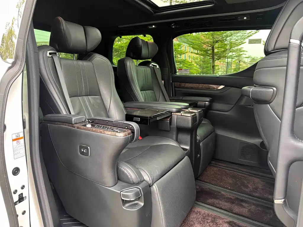 Toyota Alphard 2020 — фото 14