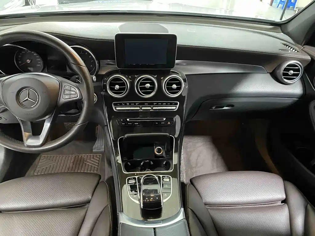 Mercedes-Benz GLC 2018 — фото 10