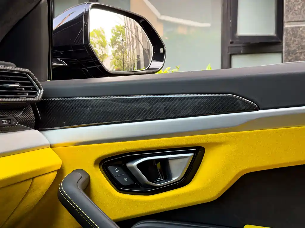 Lamborghini Urus 2019 — фото 14