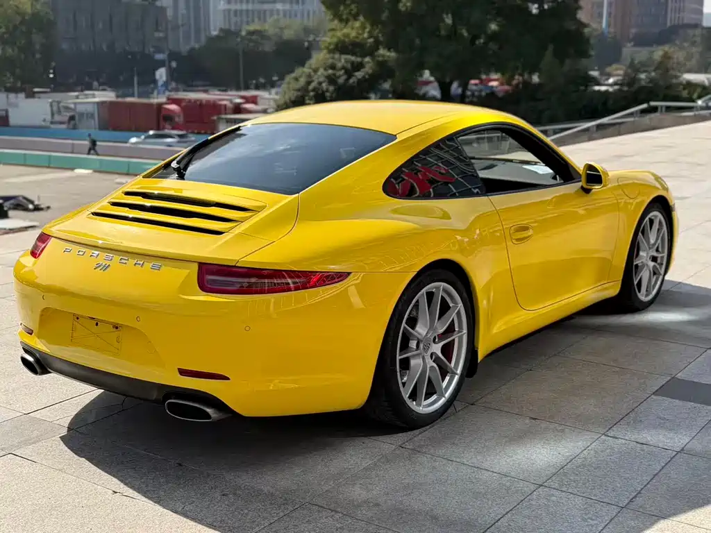 Porsche 911 2018 — фото 11