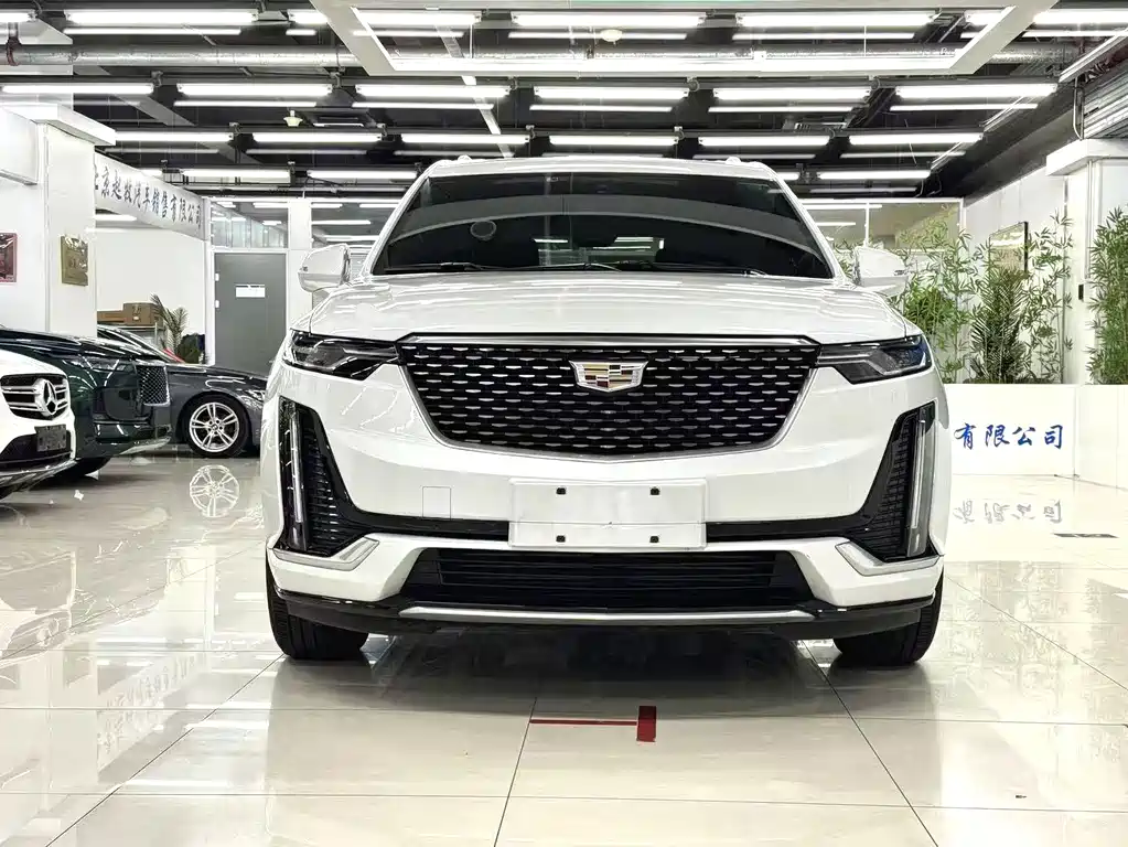 Cadillac XT6 2021 — фото 2