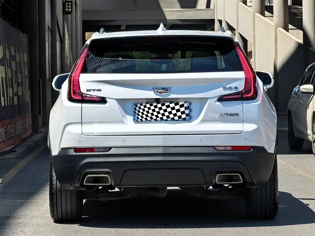 Cadillac XT4 2022 — фото 4