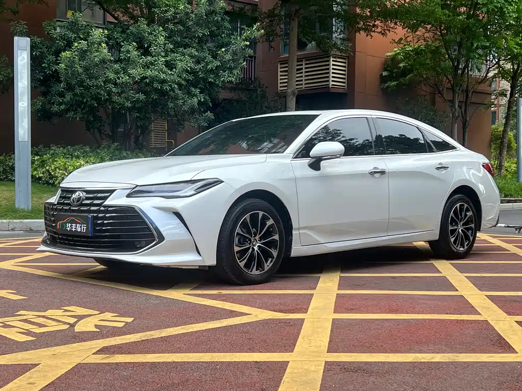 Toyota Avalon 2022 — фото 1