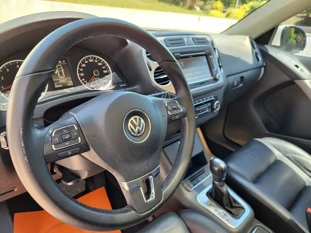 Volkswagen Tiguan 2013 — фото 16