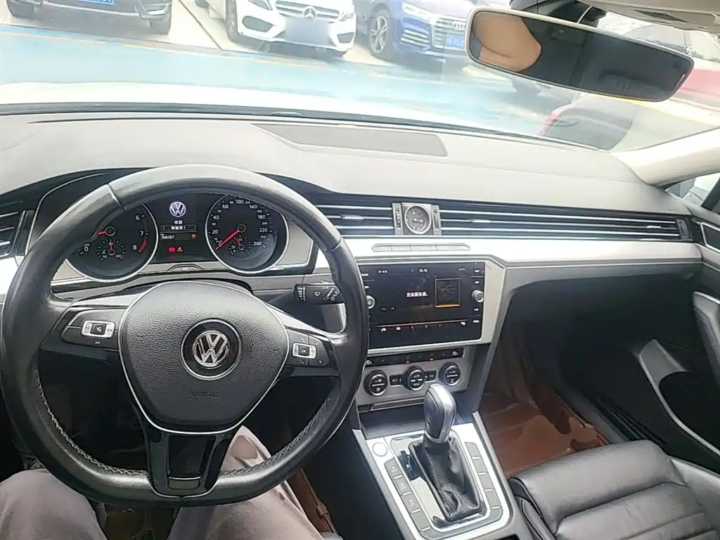 Volkswagen Viloran 2017 — фото 10