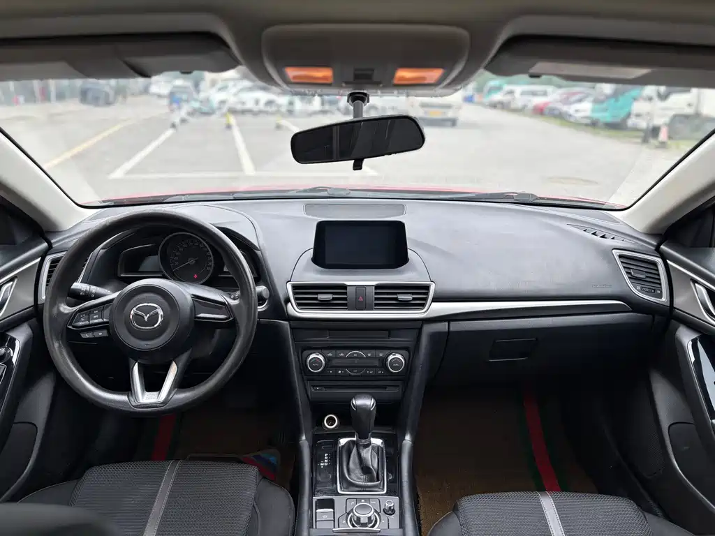 Mazda 3 Axela 2017 — фото 13