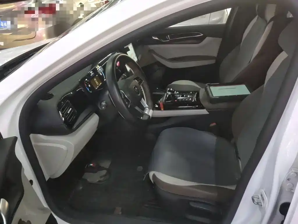 BYD Qin PLUS 2023 — фото 15