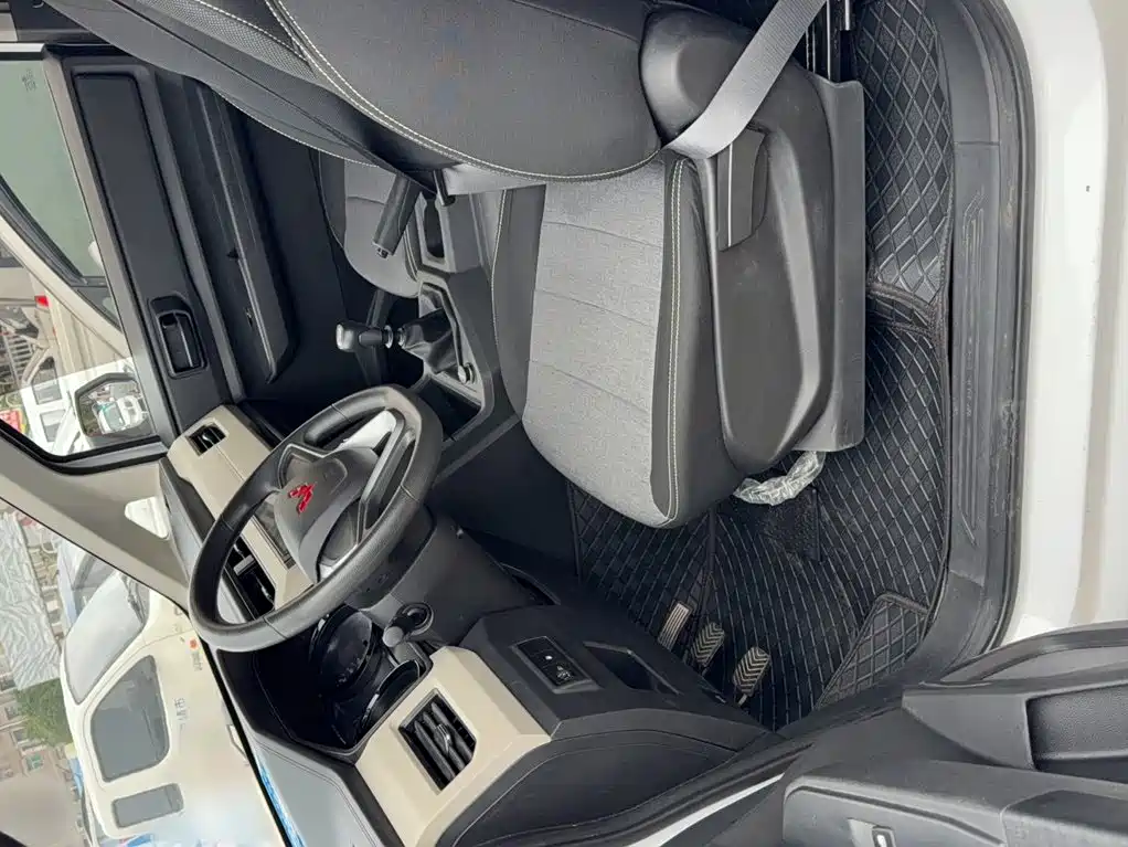 Wuling Journey 2022