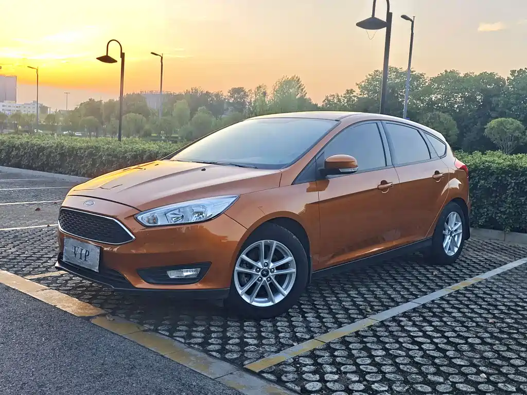 Ford Focus 2019 — фото 1