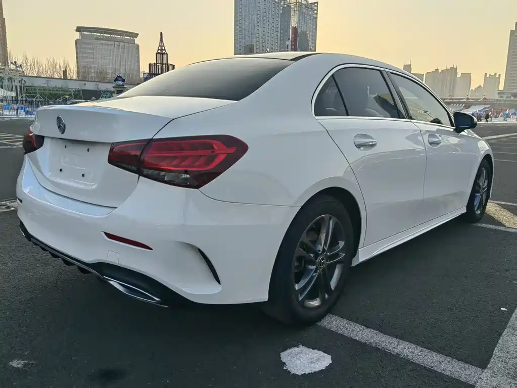 Mercedes-Benz A-Class 2021 — фото 2