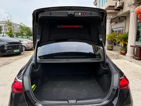 Mercedes-Benz E-Class 2024