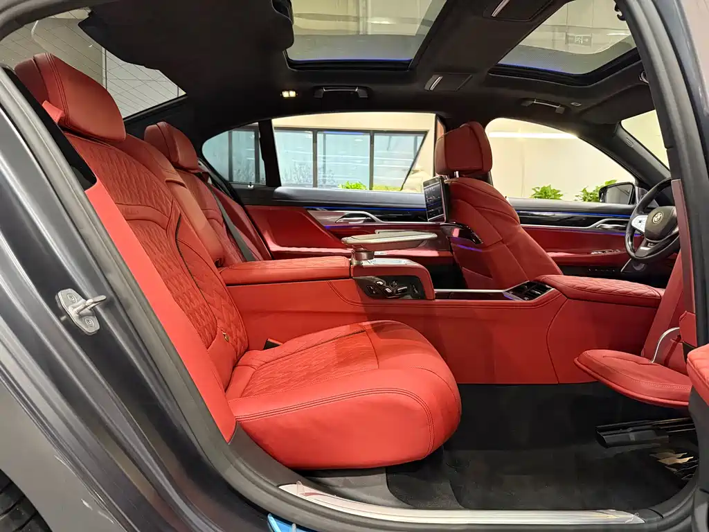 BMW 7 Series 2020 — фото 10