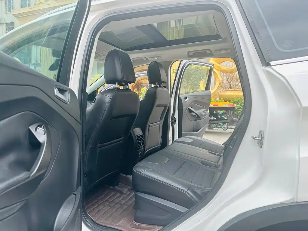 Ford Kuga 2014 — фото 17