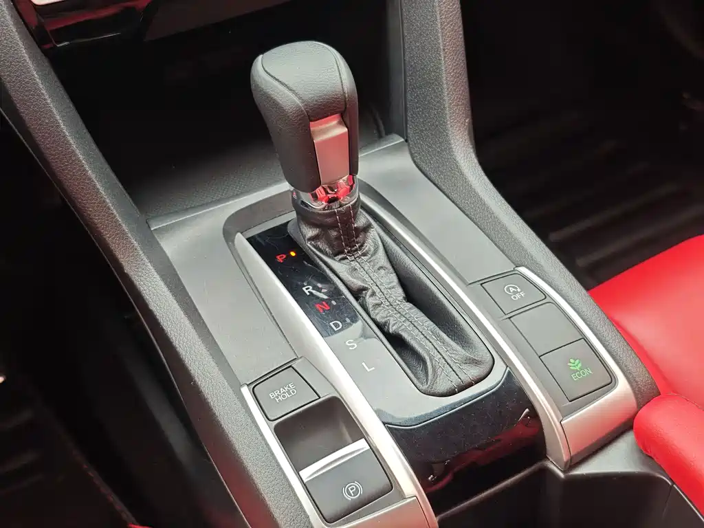 Honda Civic 2020 — фото 19