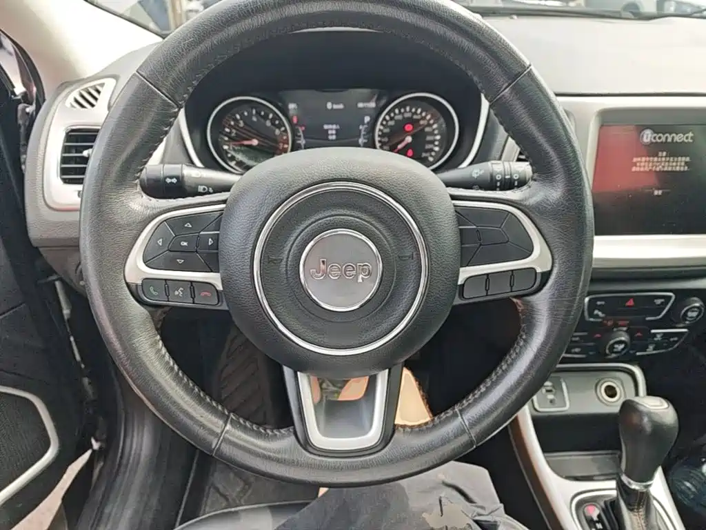Jeep Compass 2019 — фото 11