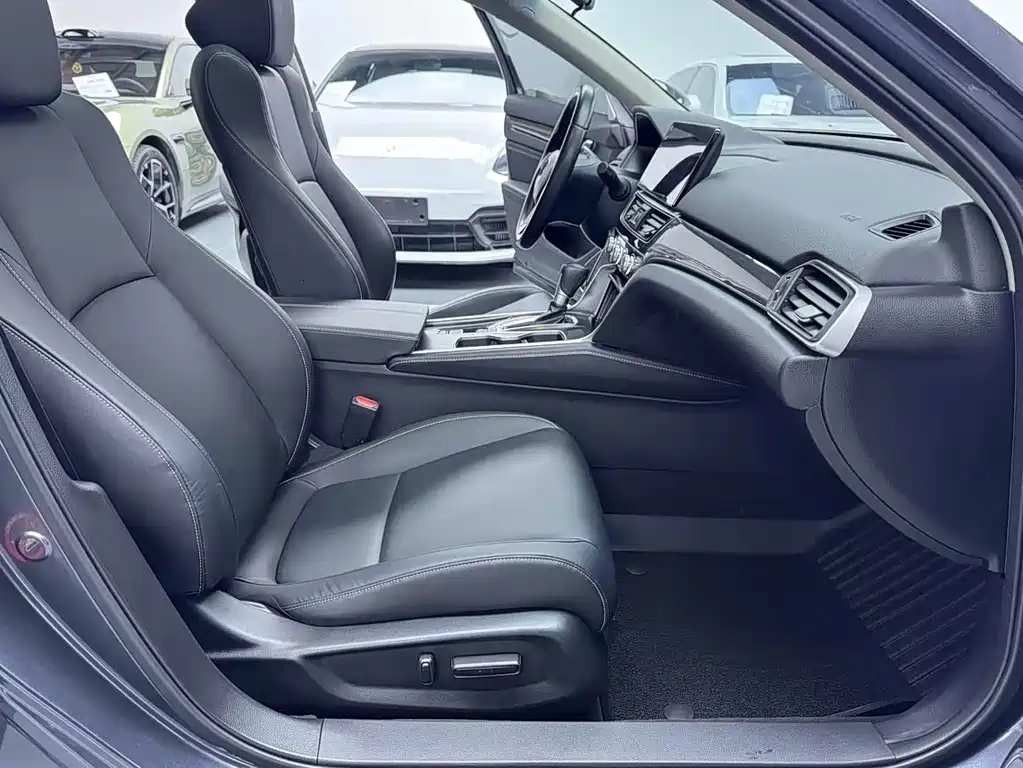 Honda Accord 2022 — фото 11