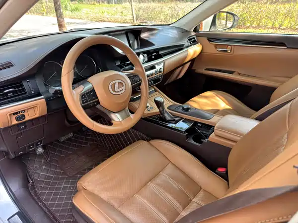 Lexus ES 2015