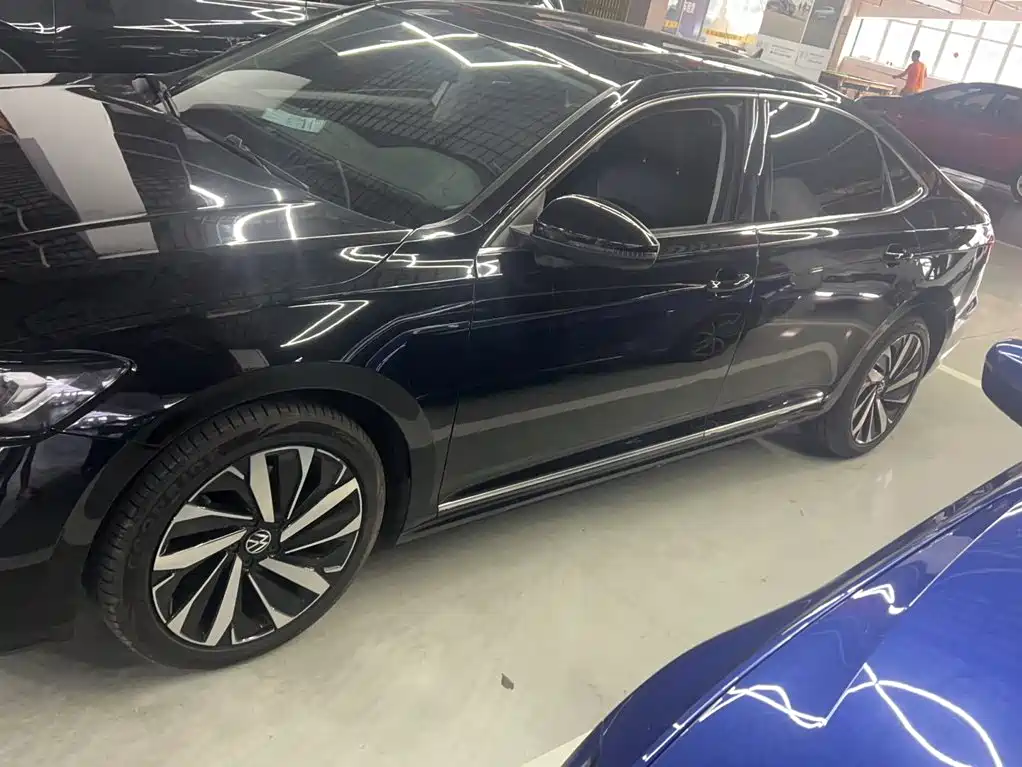 Volkswagen Passat 2022 — фото 13