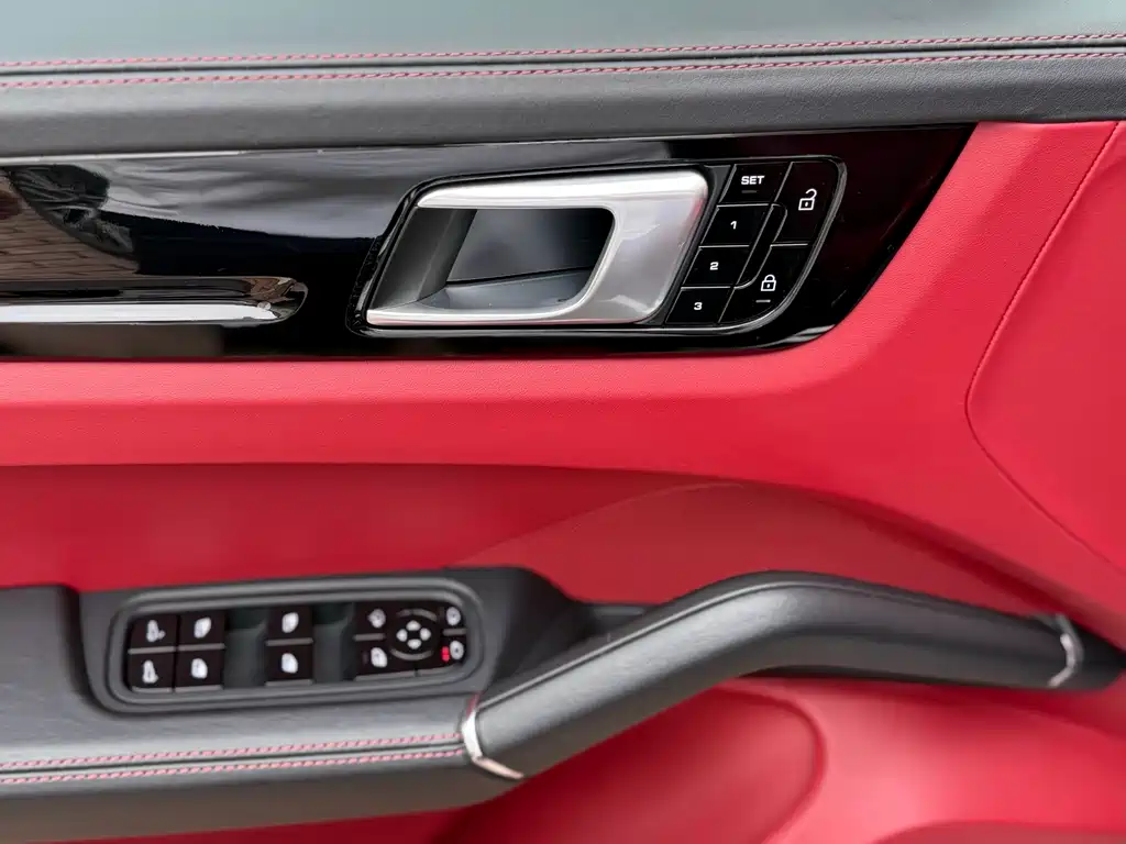 Porsche Cayenne 2019 — фото 10