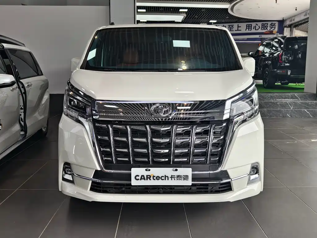 Toyota Hiace — фото 2