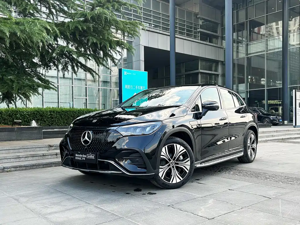 Mercedes-Benz EQE SUV 2025