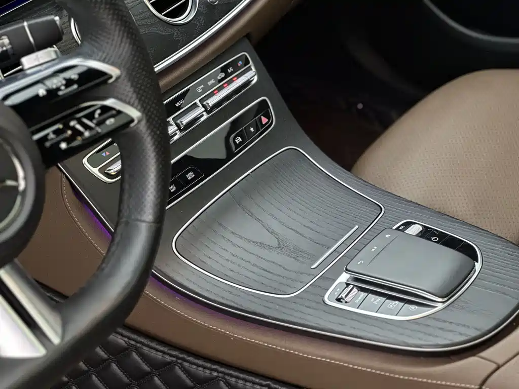 Mercedes-Benz E-Class 2023 — фото 12